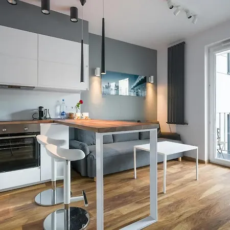 Modern And Comfortable With A Bedroom Cracovia Esterno foto