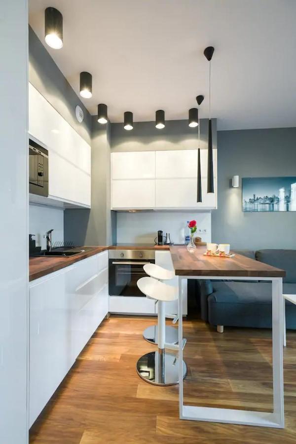 Modern And Comfortable With A Bedroom Apartment *