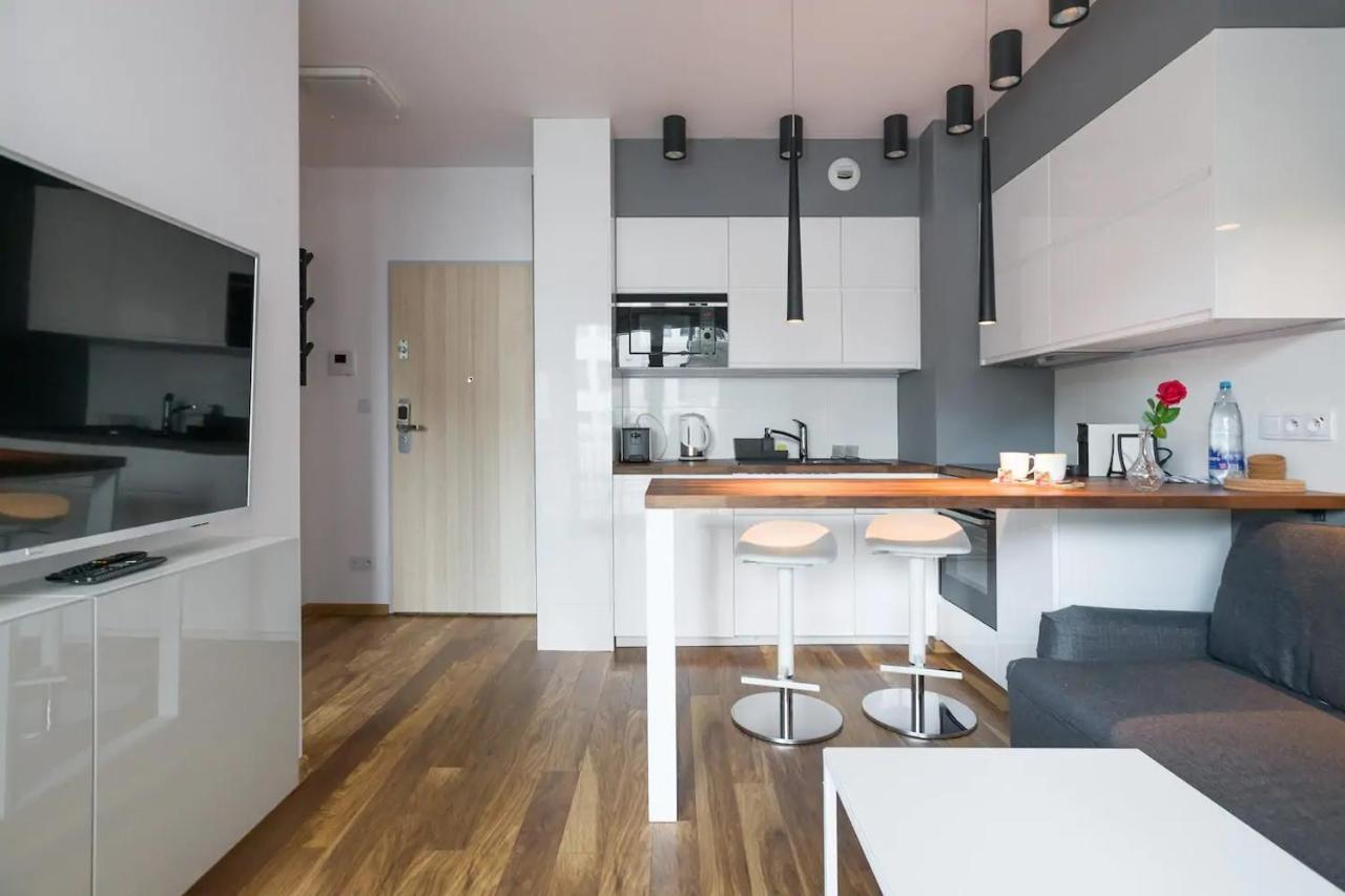 Modern And Comfortable With A Bedroom Krakow