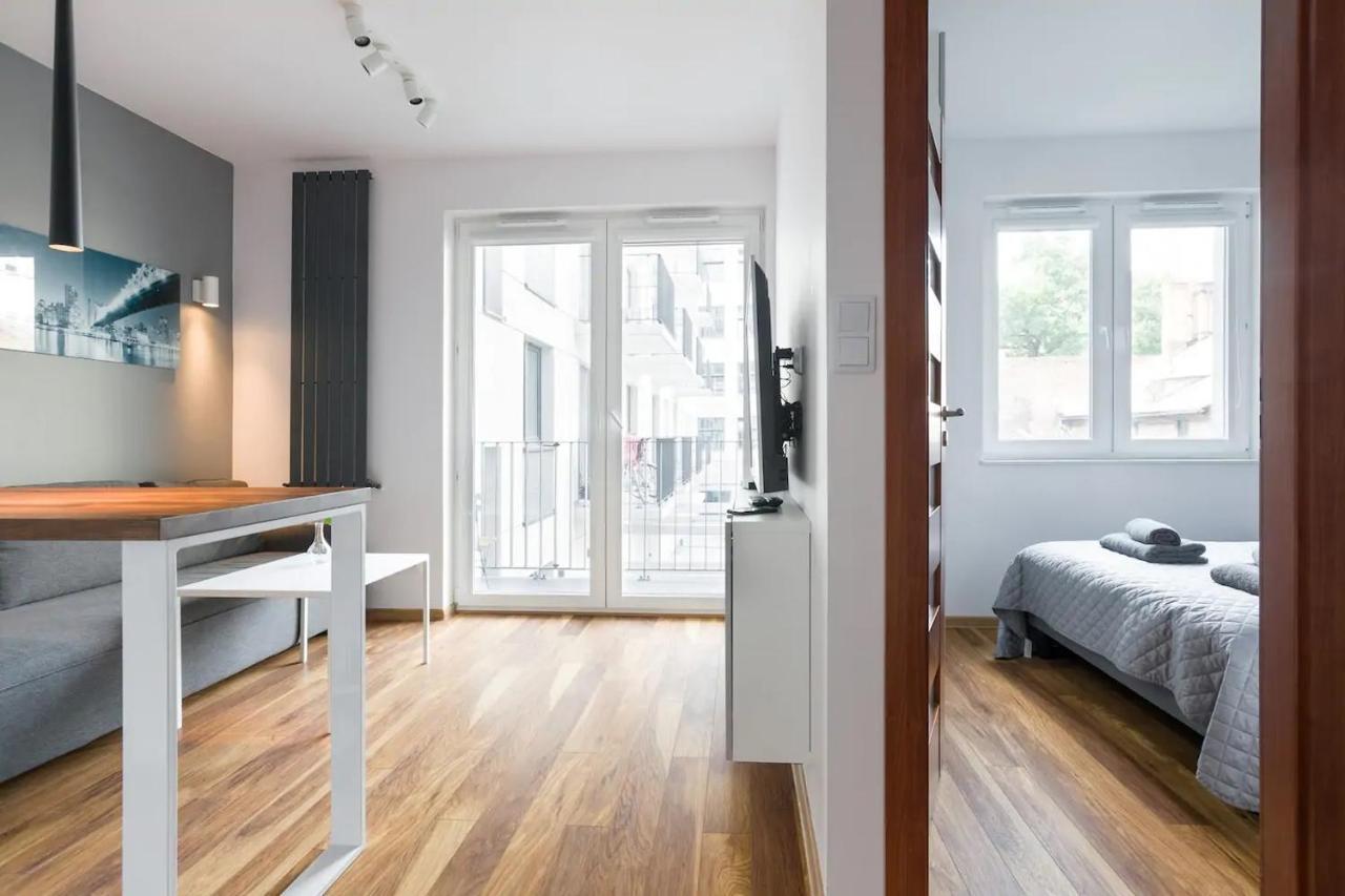 Modern And Comfortable With A Bedroom Apartment *